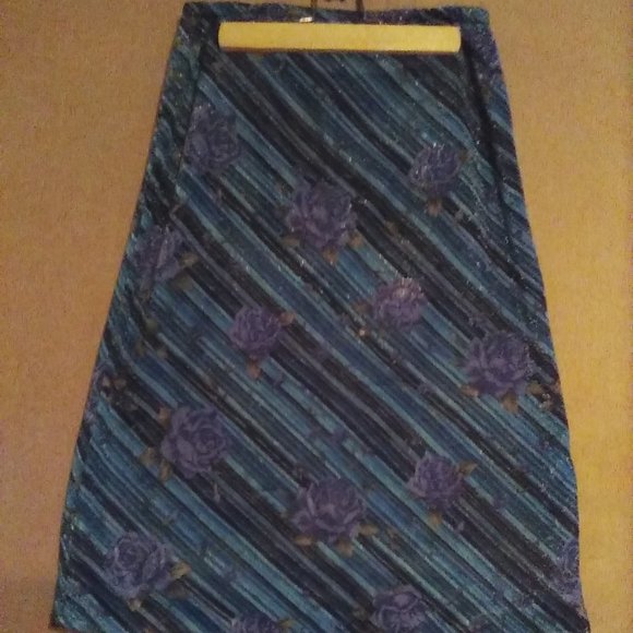 Ensemble jupe et chandail faits main - Picture 3 of 6